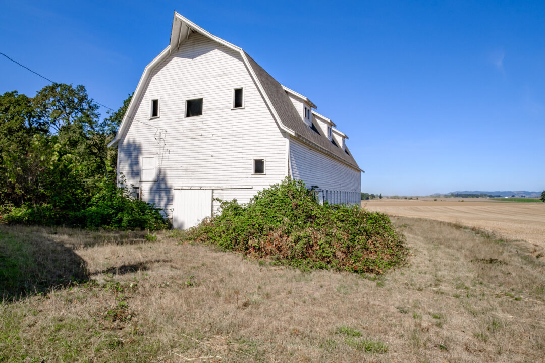 5805 N Pacific Hwy W